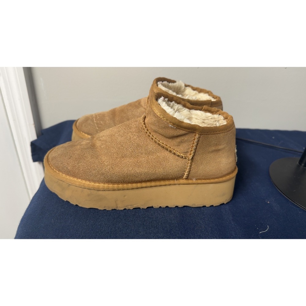 UGG | Classic Ultra Mini Platform Boots | Size 10
